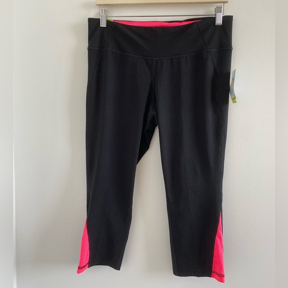 Old Navy Pants - Old Navy Active Black & Neon Pink Fitted Capri Legging Size Large New With Tag